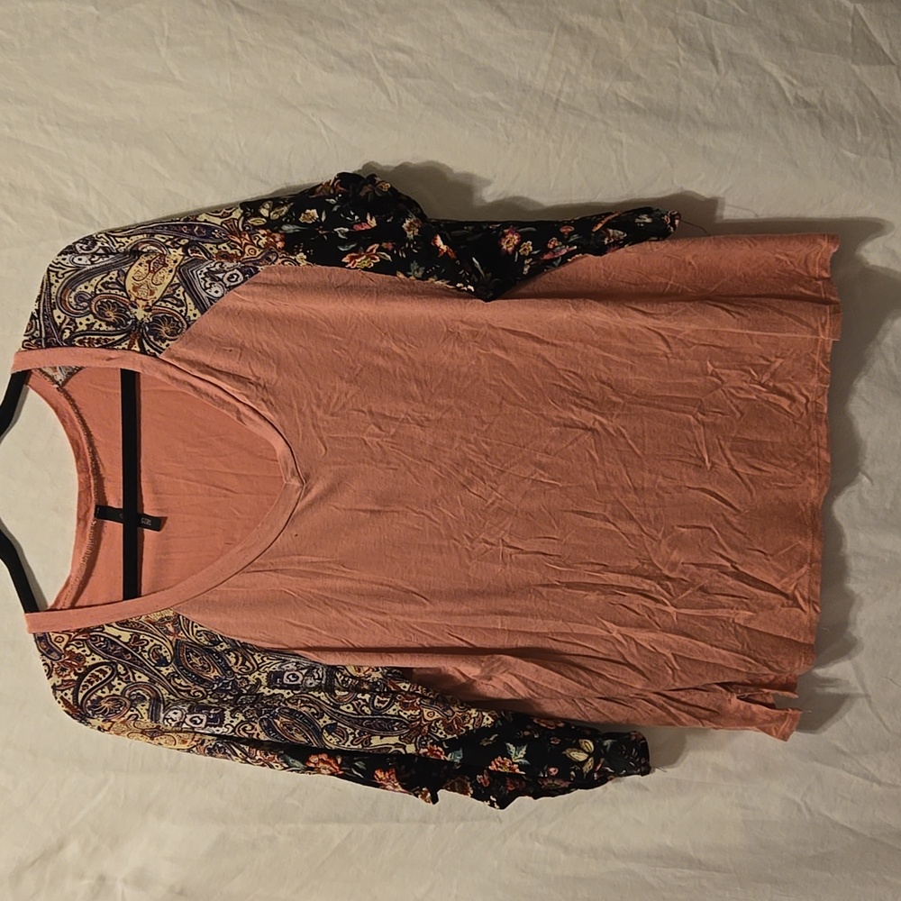 Plus Size pink top with floral sleeves size 3X